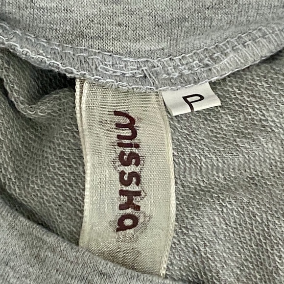 Misska Heather Gray Cropped Drawstring Sweatshirt - Picture 6 of 8